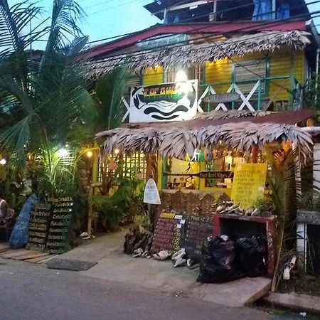 Coconut Hostel Bocas Town 外观 照片