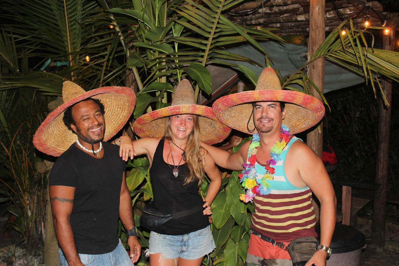 Coconut Hostel Bocas Town 外观 照片