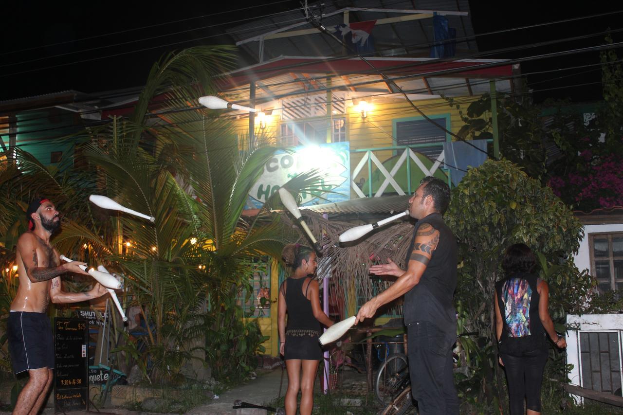 Coconut Hostel Bocas Town 外观 照片