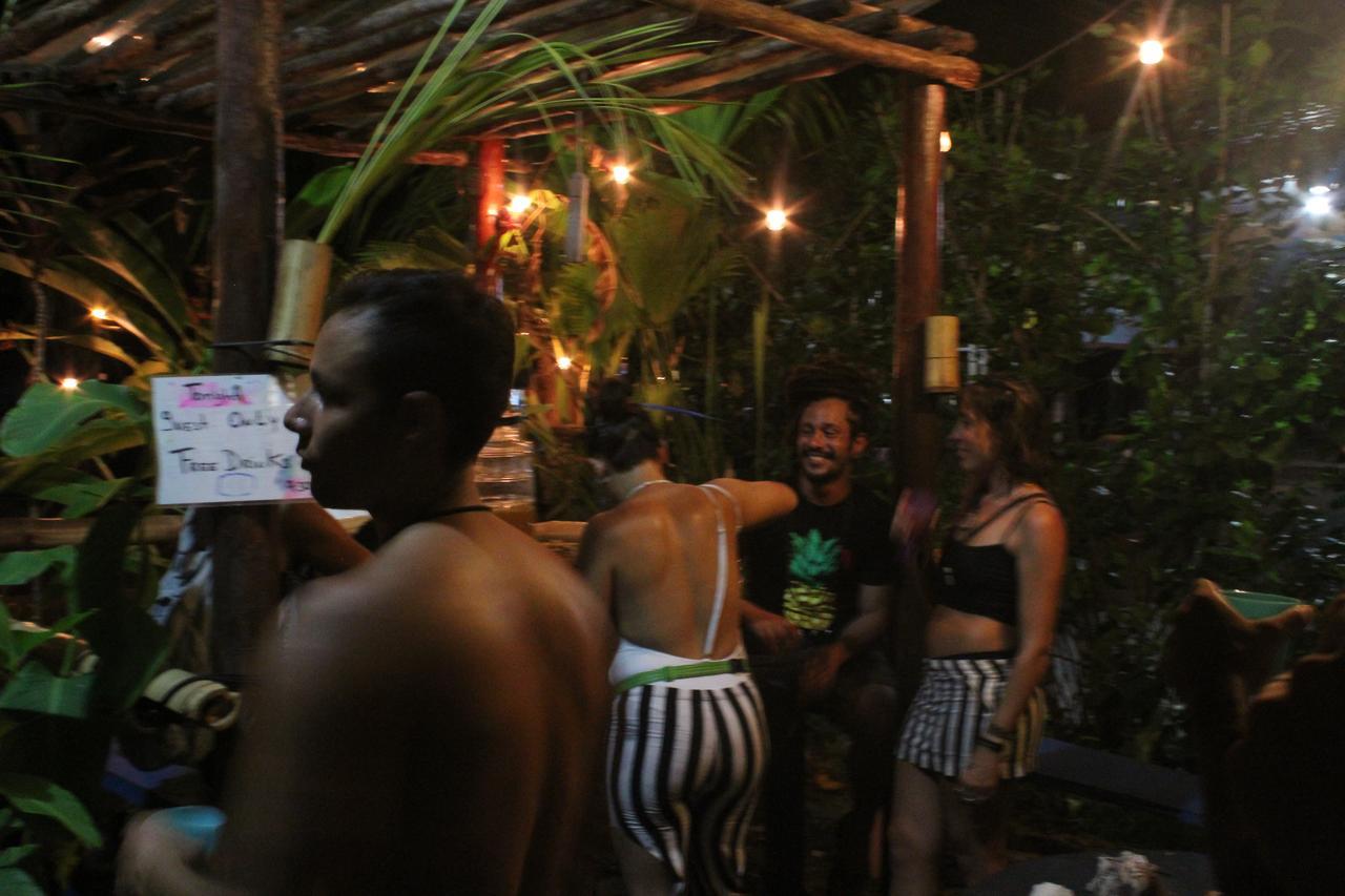 Coconut Hostel Bocas Town 外观 照片