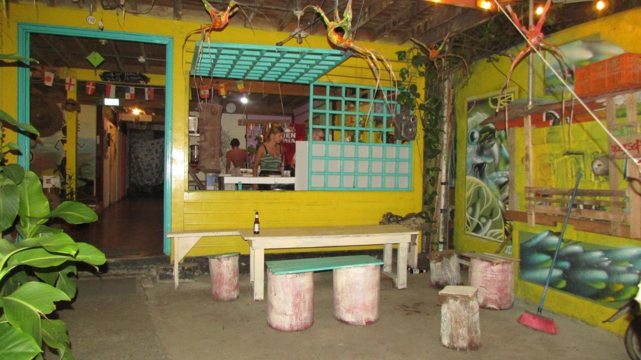 Coconut Hostel Bocas Town 外观 照片