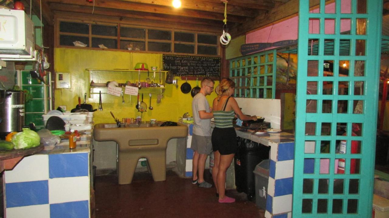 Coconut Hostel Bocas Town 外观 照片