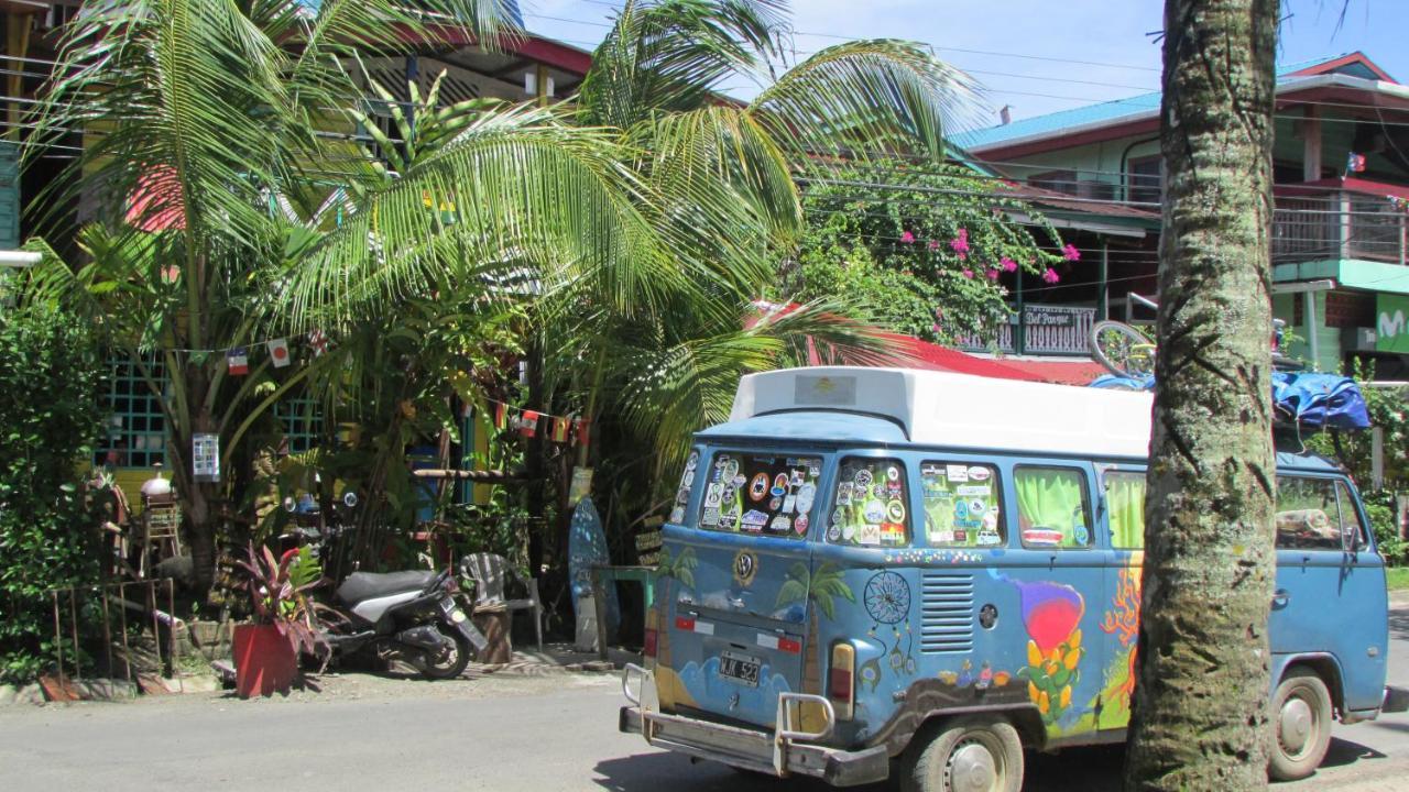 Coconut Hostel Bocas Town 外观 照片